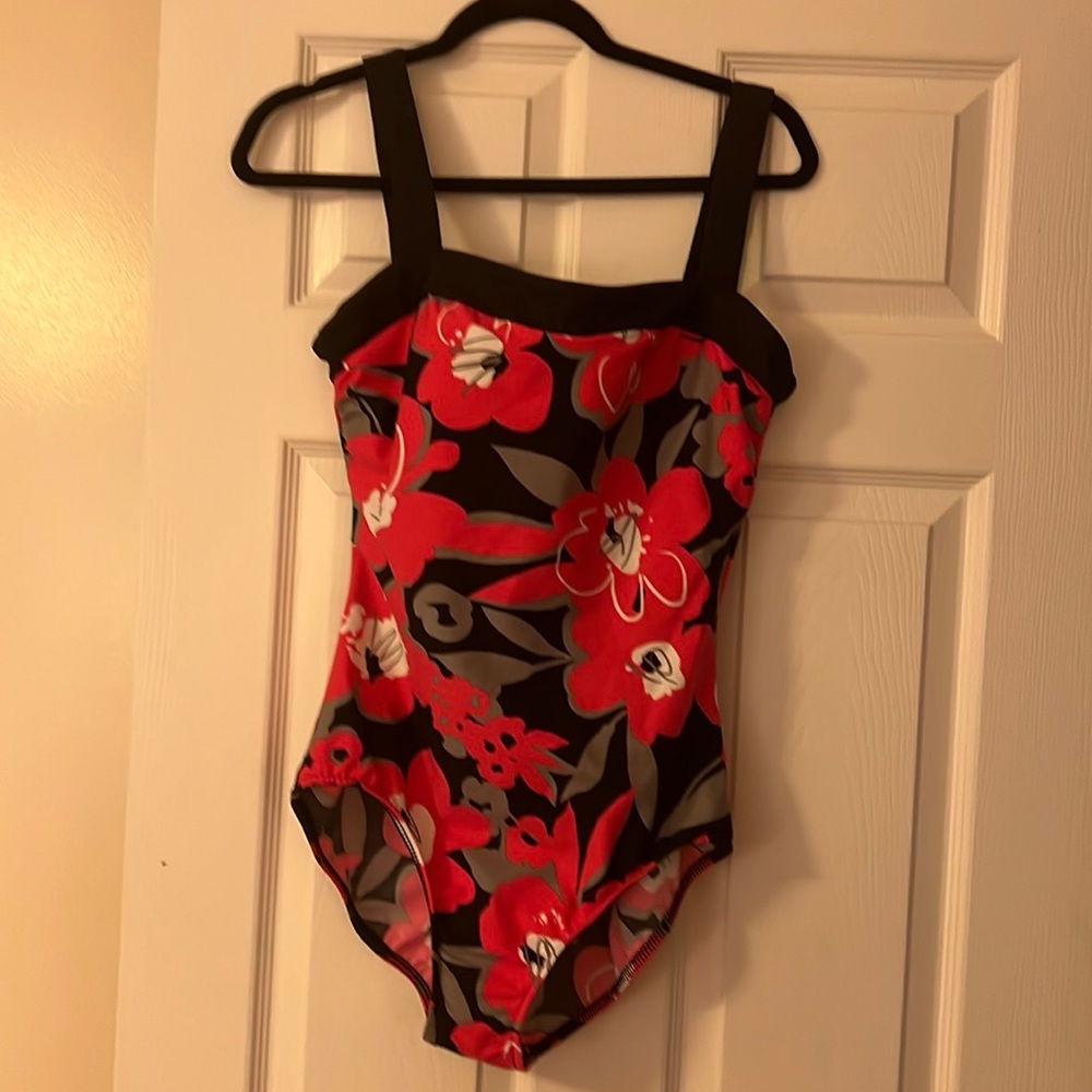 Miraclesuit Swimsuit, size 12